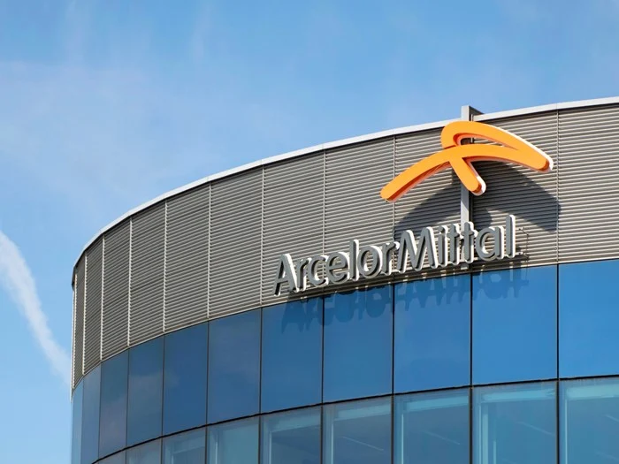 ArcelorMittal Hunedoara reduce salariile angajaților, după ce a decis reducerea activității